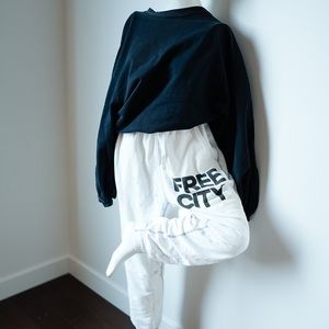 FREECITY Super Bleachout Pocket Sweatpants White Storm Dove Women’s Size Small